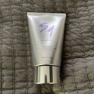 Monat Blow Out Cream